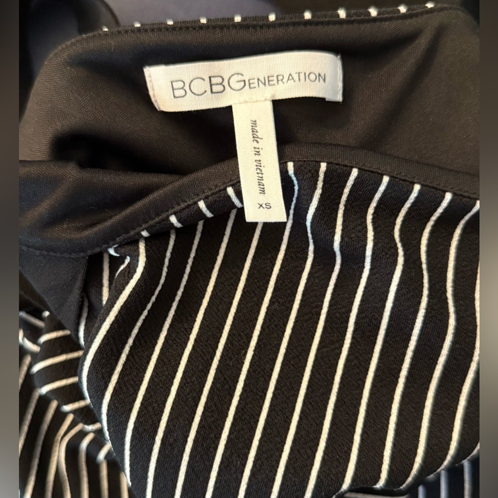 BCBGeneration: Black/White Striped Bodycon Mini Dress with D-Ring Straps - Picture 5 of 5